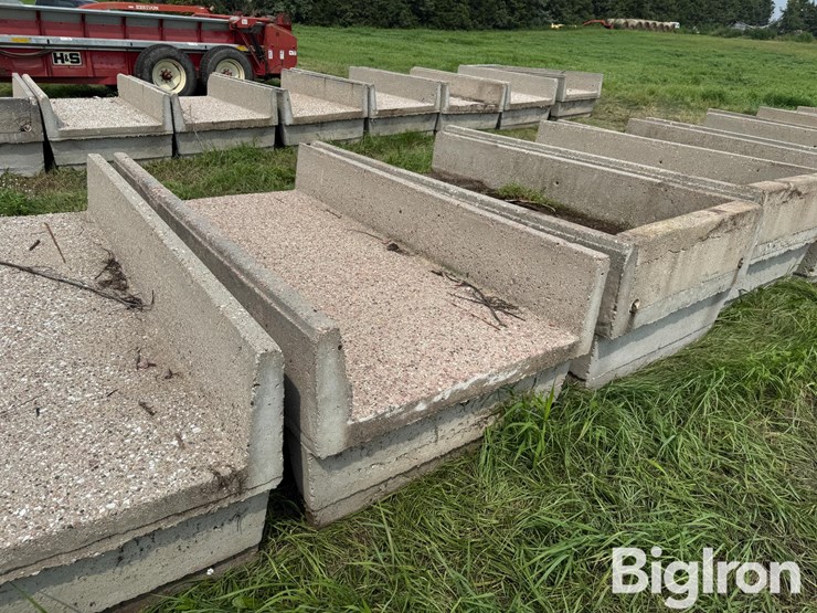 concrete-h-feed-bunks-image-10