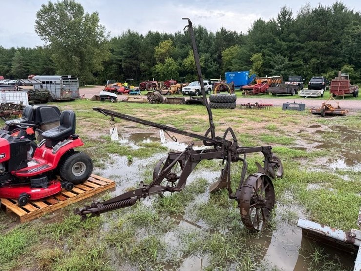 john-deere-44-image-3