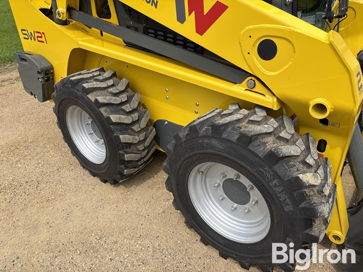 2024-wacker-neuson-sw21-skid-steer-image-12