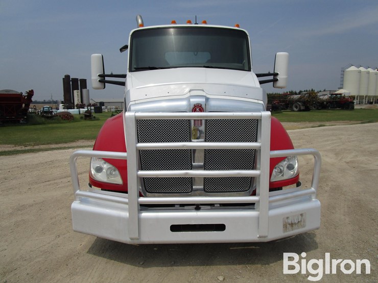 2016-kenworth-t680-image-2
