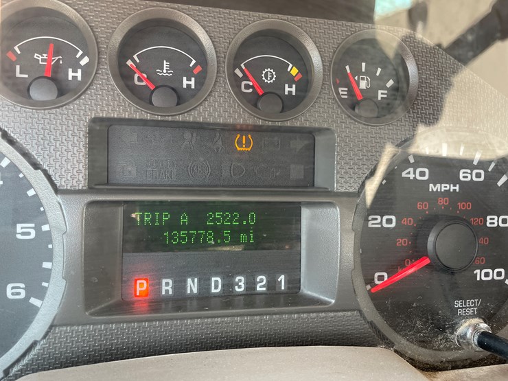 2010-ford-f250-xl-image-14