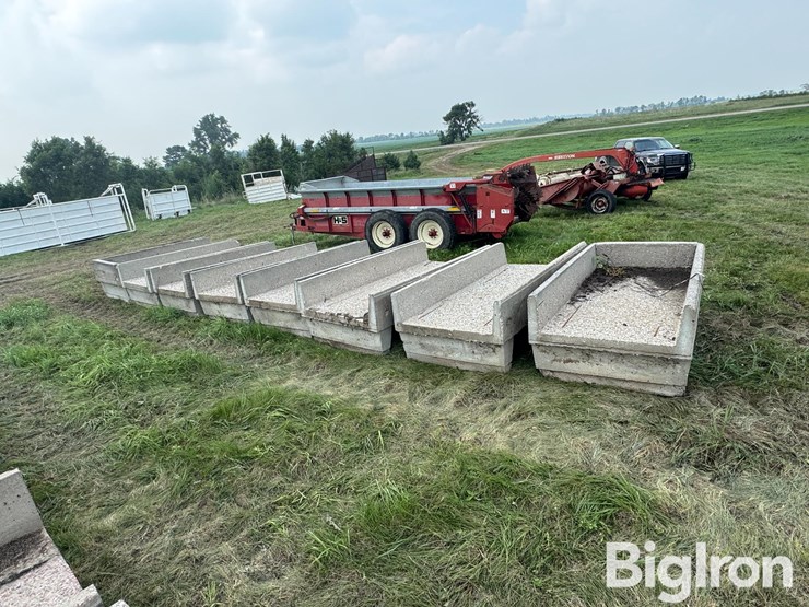 concrete-h-feed-bunks-image-8