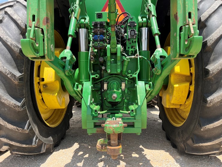 2010-john-deere-8345r-image-11