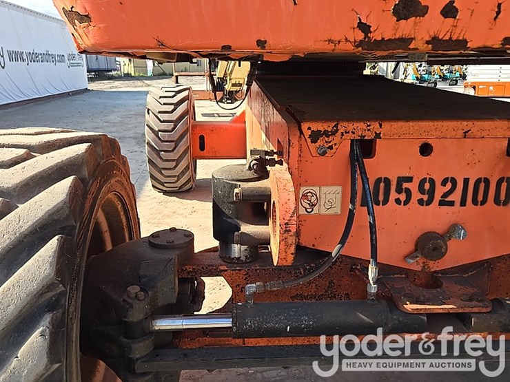 2017-jlg-800s-image-41
