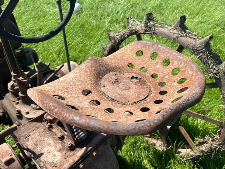 john-deere-model-b-image-38