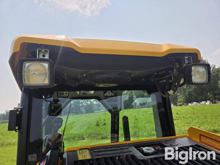 2020-jcb-270-image-16
