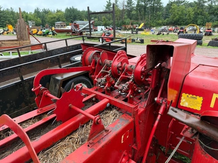 new-holland-273-image-7