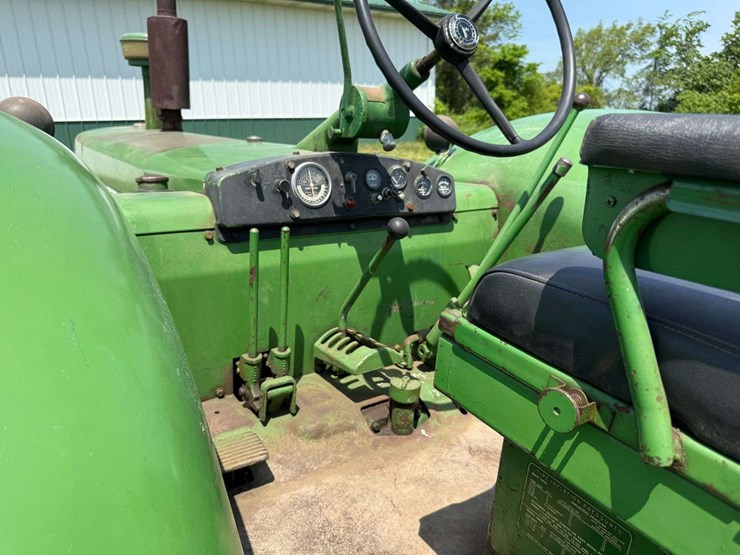 john-deere-830-image-21