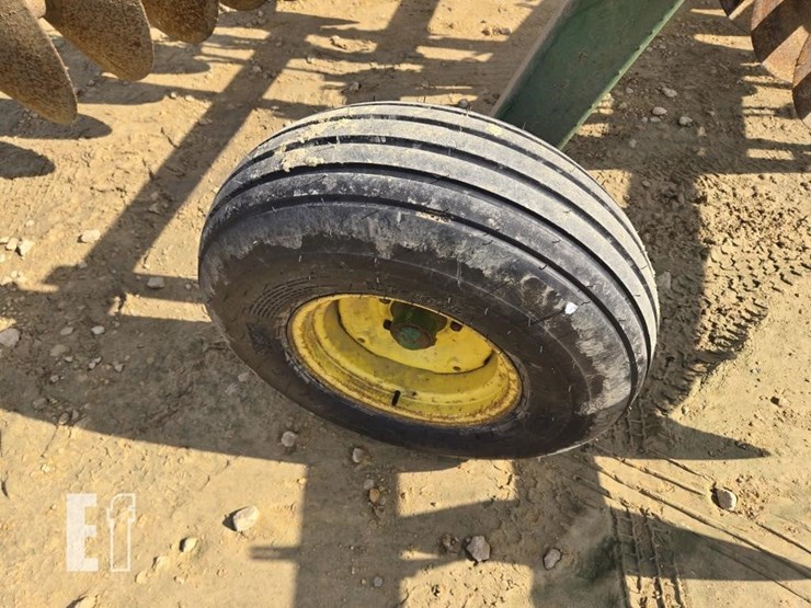john-deere-210-image-6