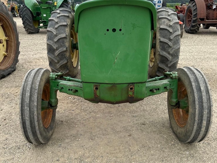 john-deere-830-image-2