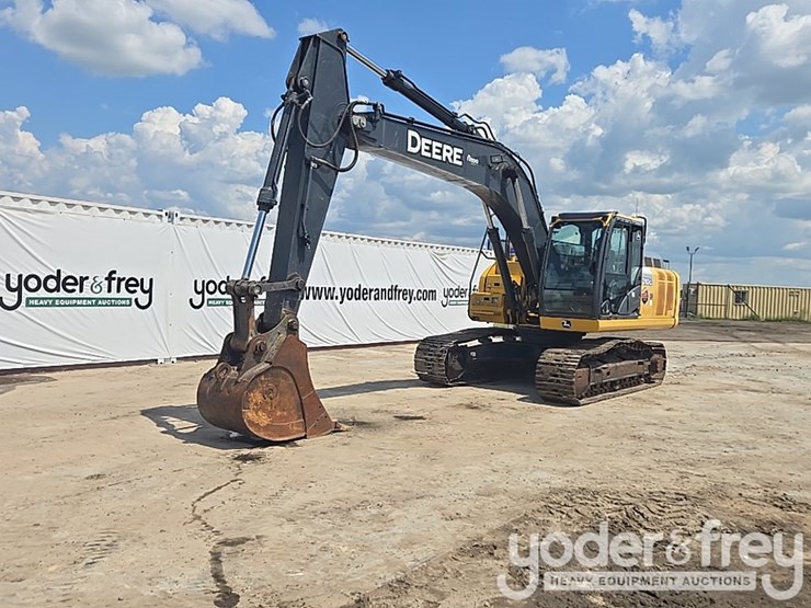 2017-deere-210g-lc-image-1