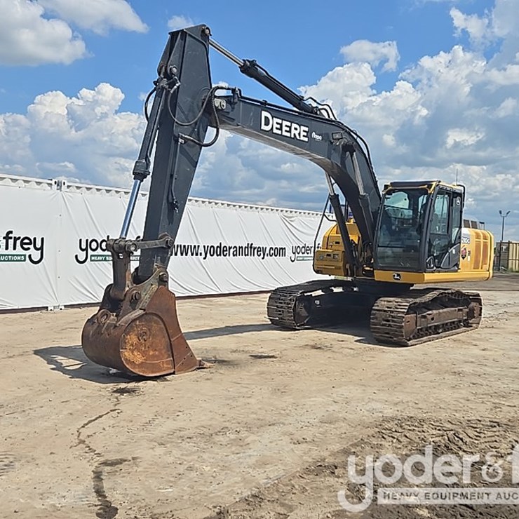 2017 DEERE 210G LC