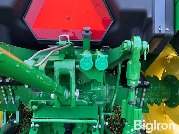 2023-john-deere-5050e-image-13