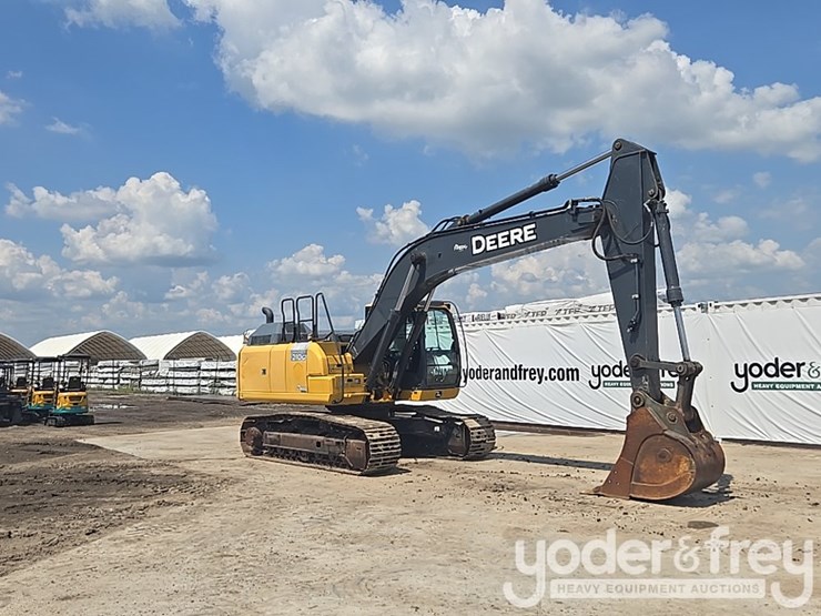 2017-deere-210g-lc-image-7