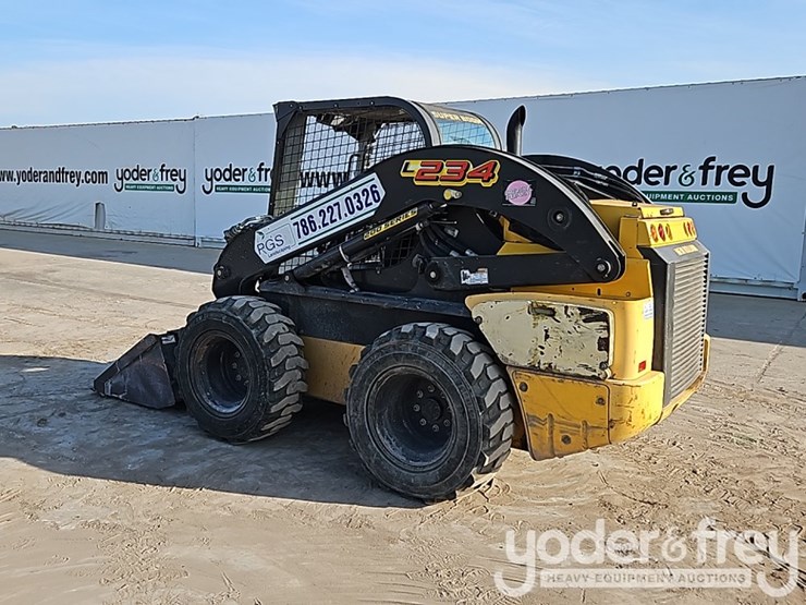 2020-new-holland-l234-image-4