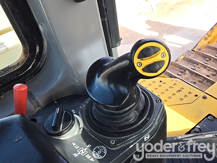 2014-komatsu-d155ax-7-image-62