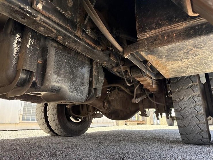 2015-ford-f550-image-35