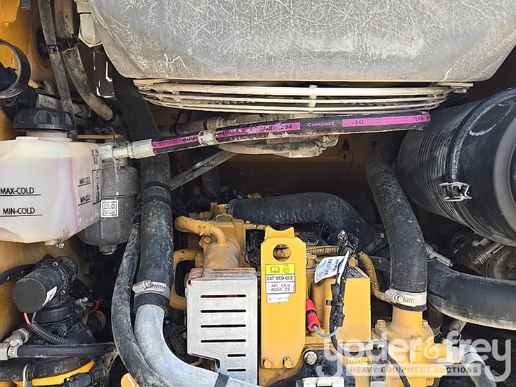 2022-caterpillar-259d3-image-46