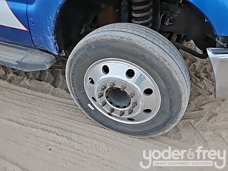 2014-ford-f550-xl-image-9