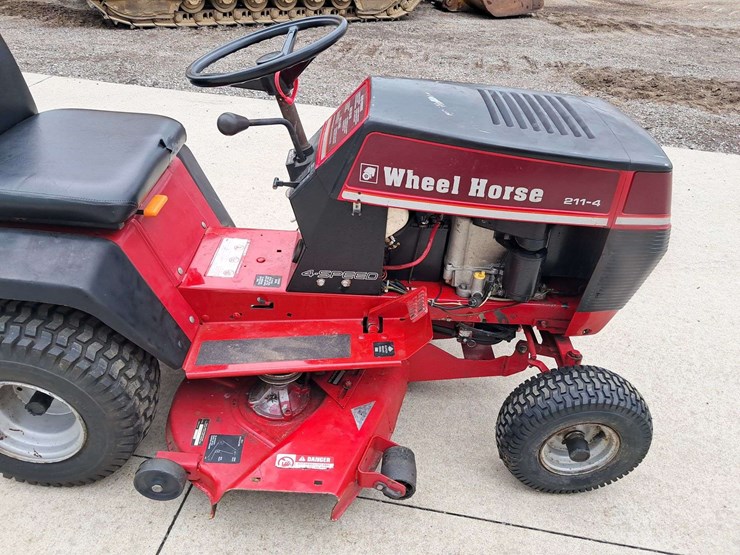 wheelhorse-211-4-image-5
