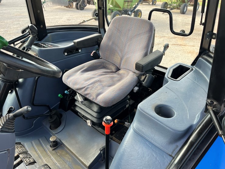 2007-new-holland-td95d-image-15