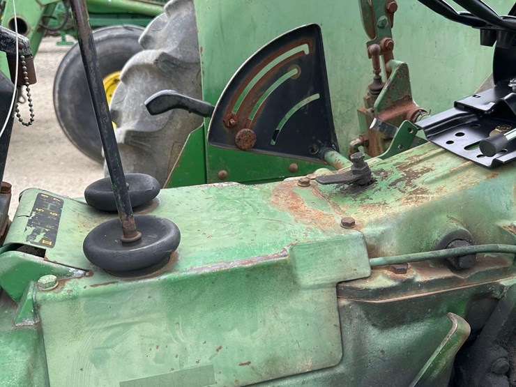 john-deere-830-image-15