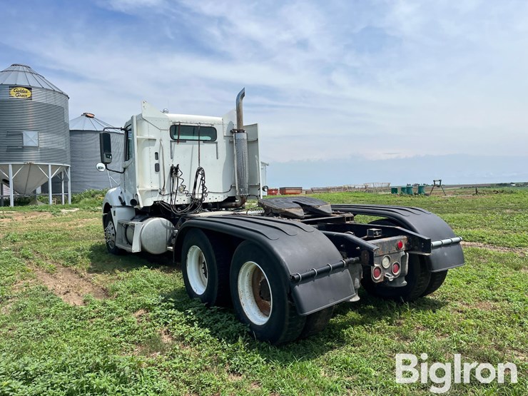 2003-freightliner-t/a-truck-tractor-image-7
