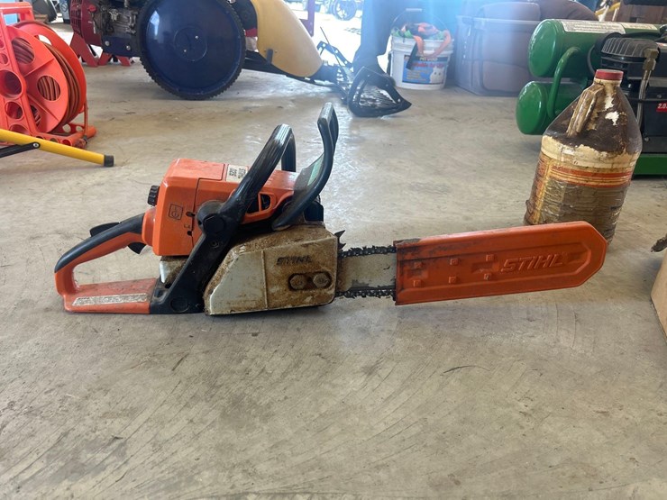 stihl-chain-saw-image-2
