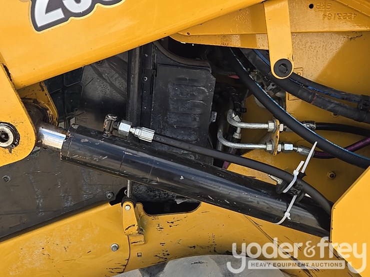 2022-caterpillar-259d3-image-27