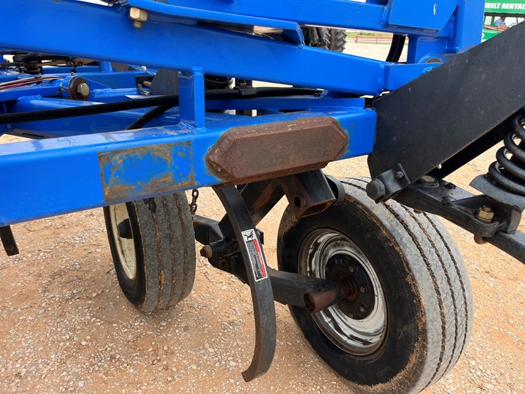 2014-new-holland-st830-image-13