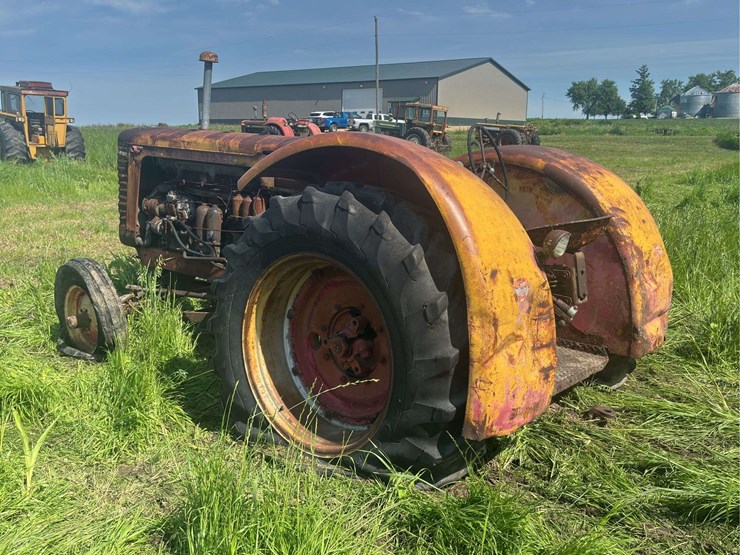 massey-ferguson-95-image-3