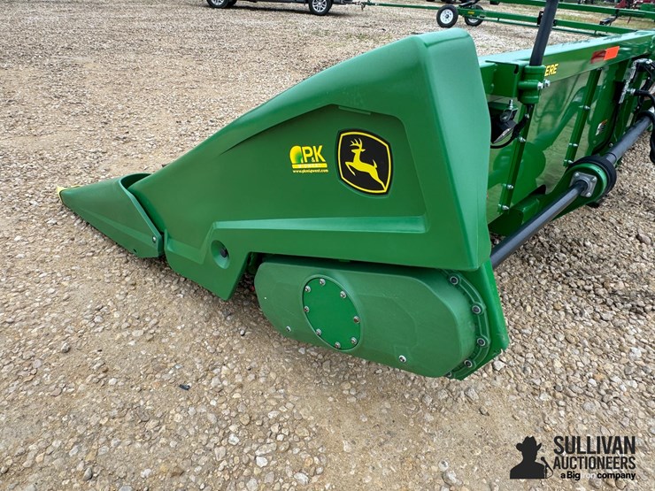 2022-john-deere-c12r-image-16