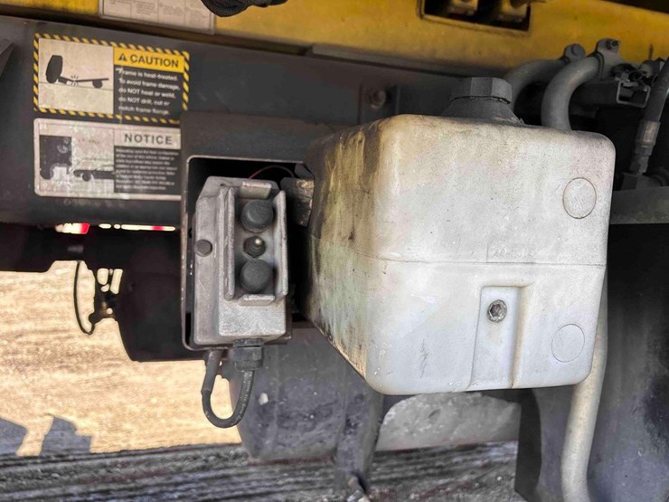 2015-mack-leu613-image-27
