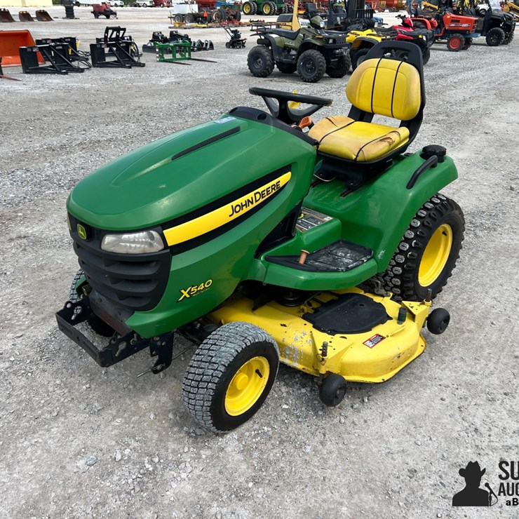 JOHN DEERE X540