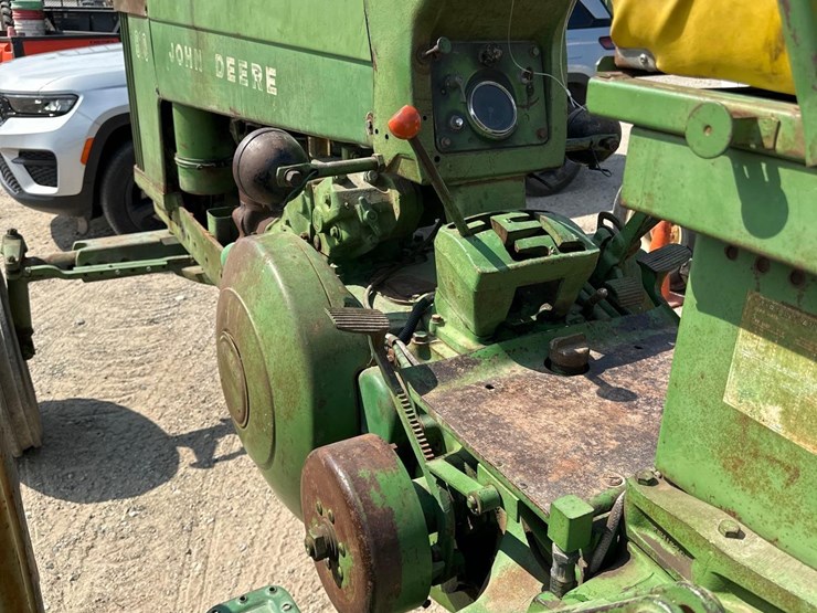 john-deere-630-image-10