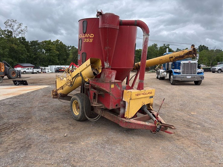new-holland-355-image-2