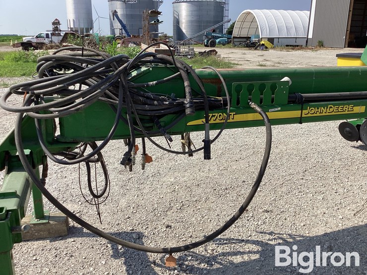 2006-john-deere-1770-image-11