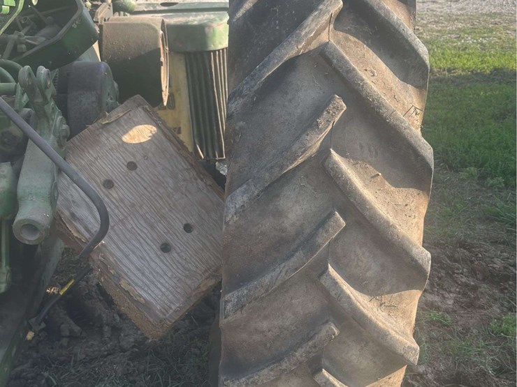 john-deere-720-image-25