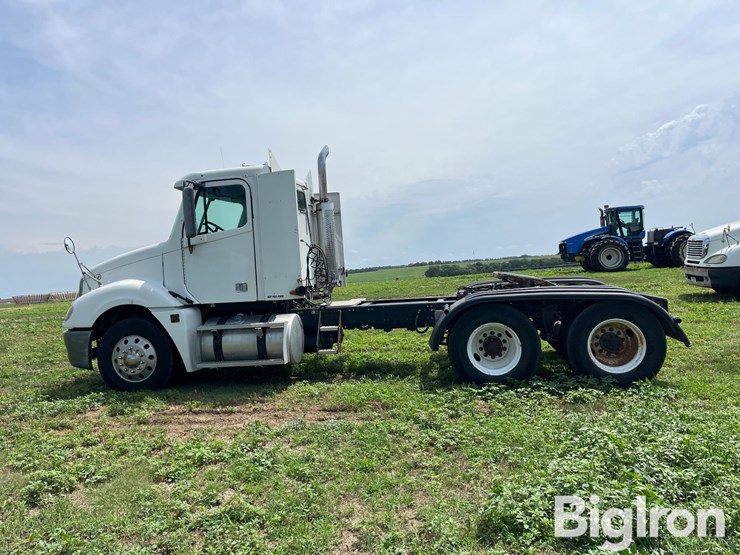 2003-freightliner-t/a-truck-tractor-image-8