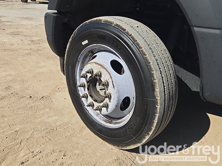 2019-ford-f550-xl-image-11