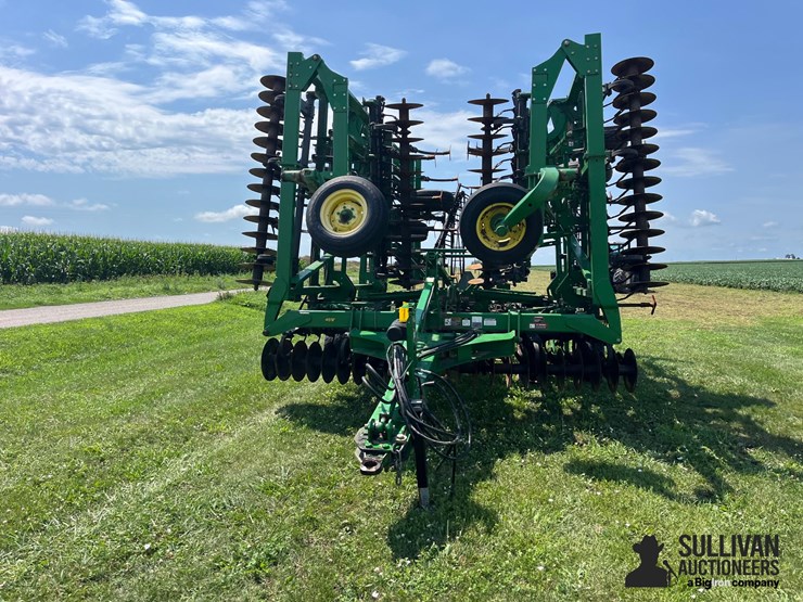 john-deere-2310-image-2