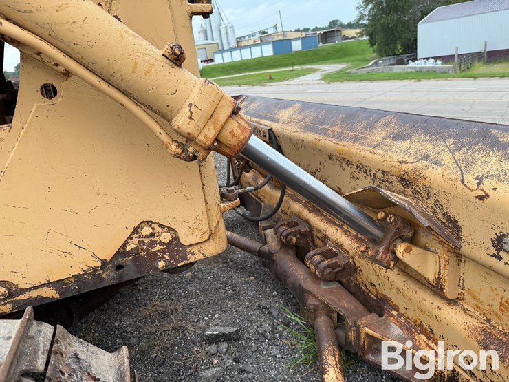 caterpillar-d6c-image-17
