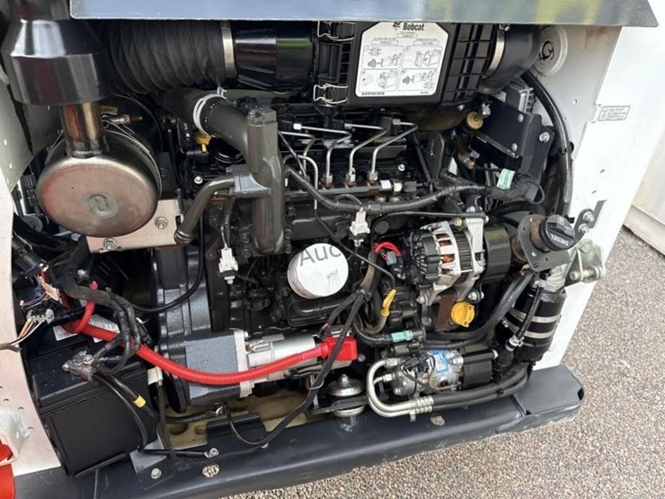 2018-bobcat-s590-image-10