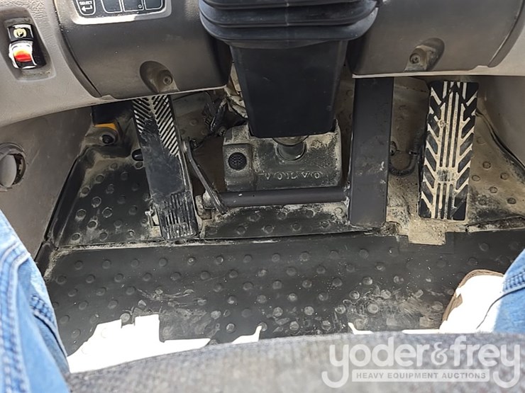 2014-volvo-l60g-image-59
