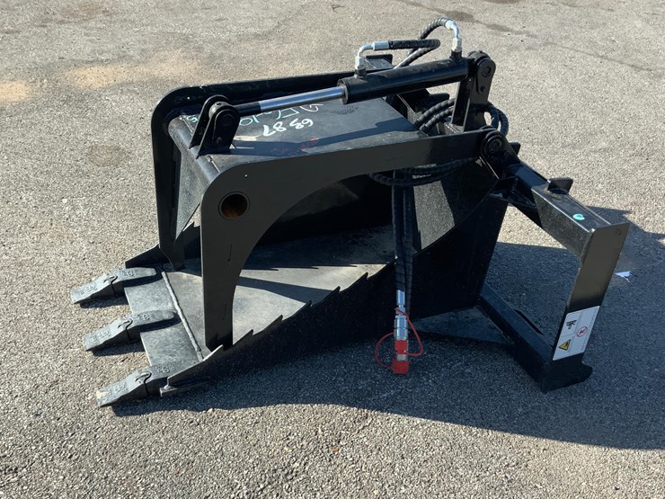 2025-giyi-gy-sgb20-skid-steer-stump-grab-bucket-image-9