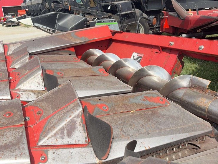 2024-massey-ferguson-863-image-9