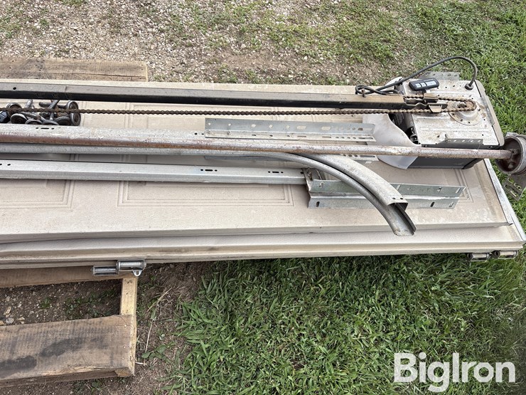 gadco-10’-x-7’-garage-door-w/-opener-image-17