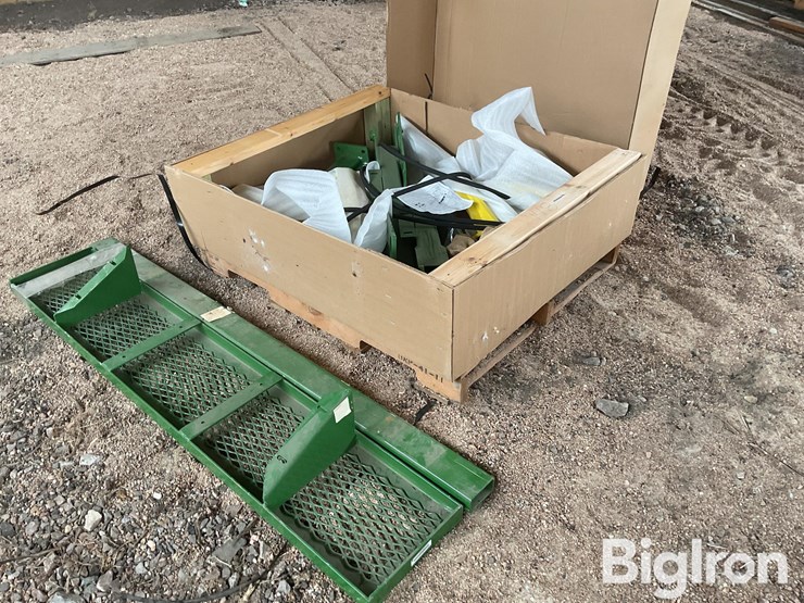 john-deere-148-image-1