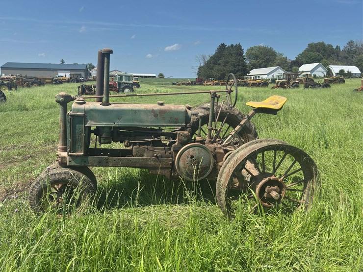 john-deere-model-b-image-2
