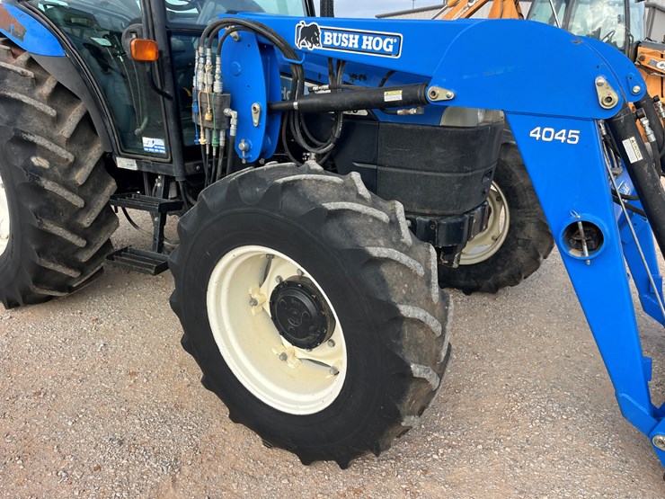 2007-new-holland-td95d-image-7